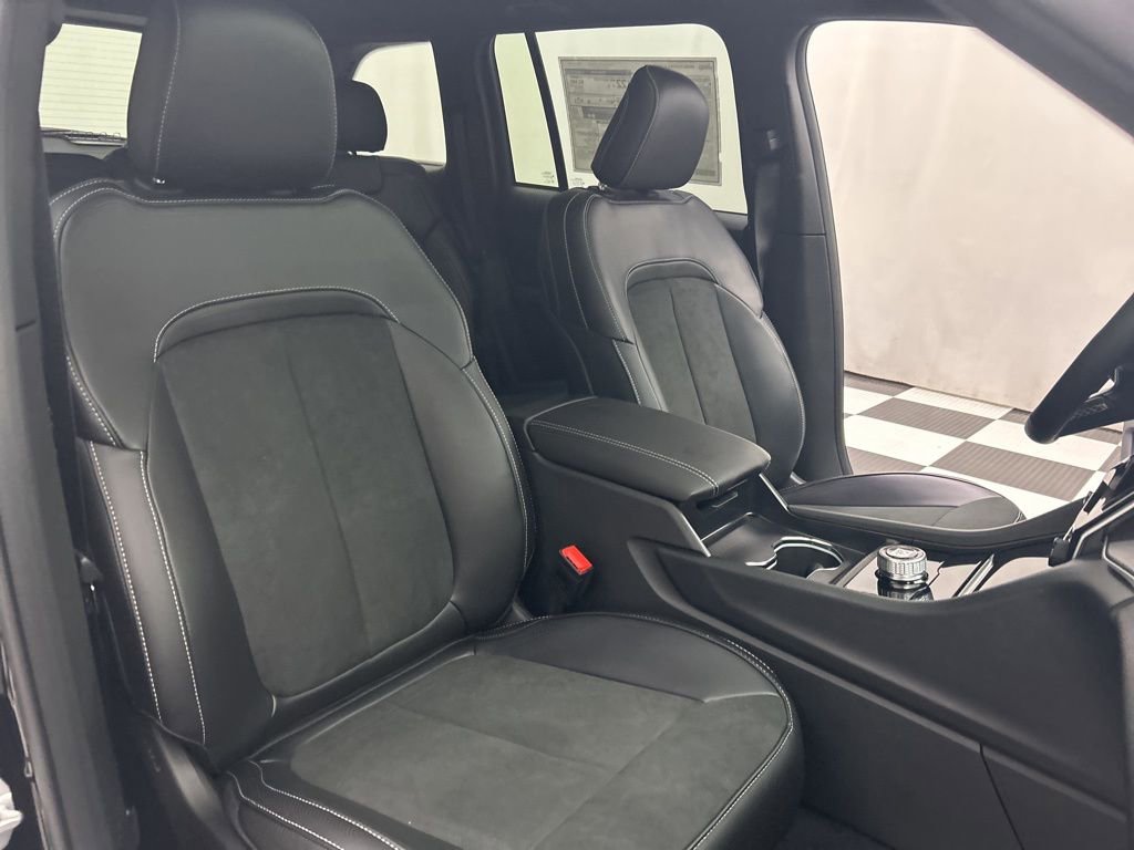 New 2025 Jeep Grand Cherokee Altitude image 29