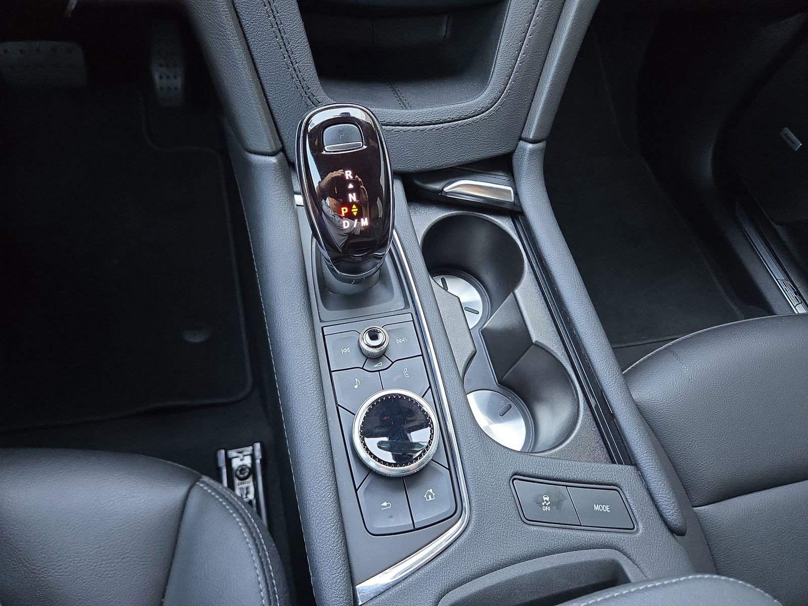 Used 2024 Cadillac XT5 Luxury image 16