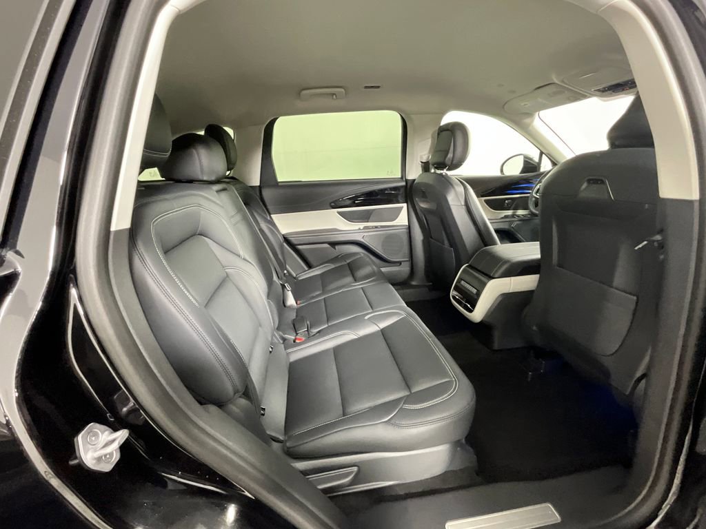 Used 2025 Lincoln Nautilus Premier image 22
