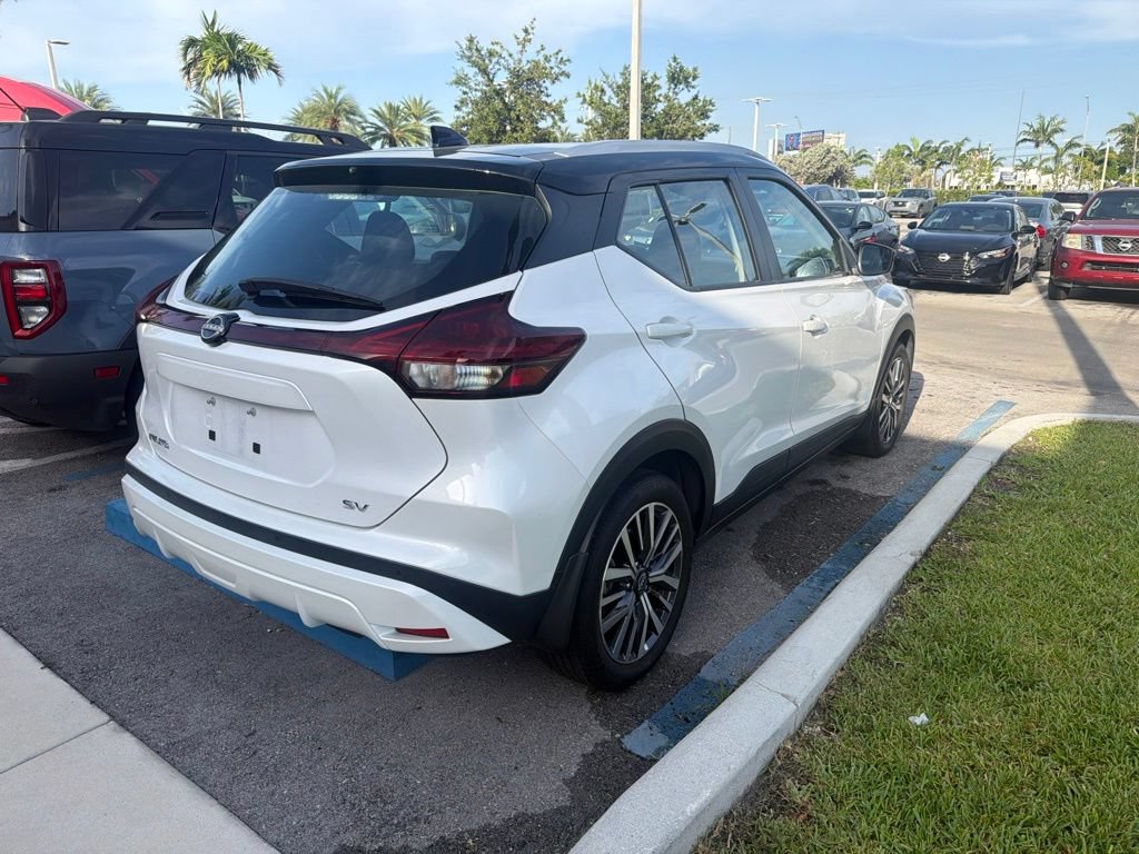 Used 2022 Nissan Kicks SV FWD image 6