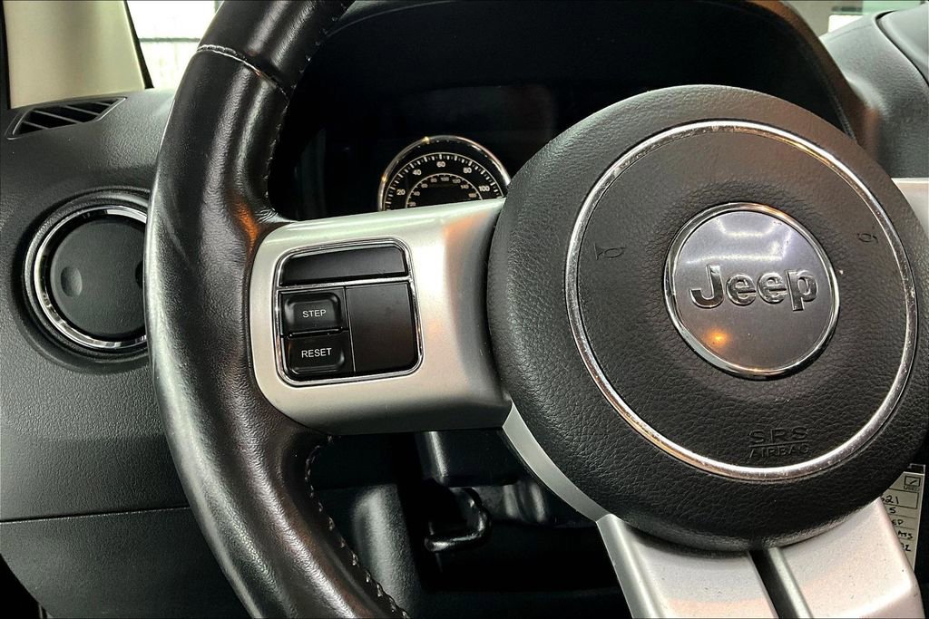Used 2015 Jeep Compass High Altitude image 10