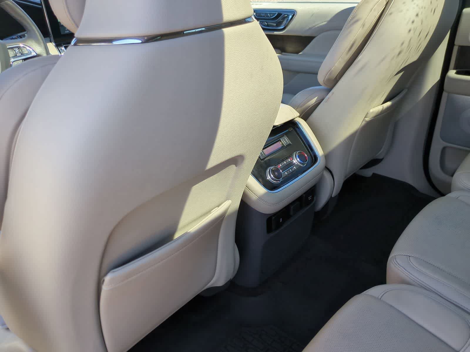 Used 2021 Lincoln Navigator Reserve w/ Luxury Package AWD/4WD image 18