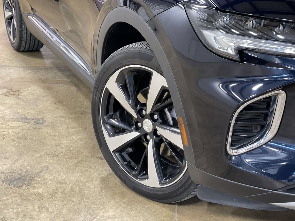 Used 2021 Buick Envision Essence w/ Technology Package I FWD image 11