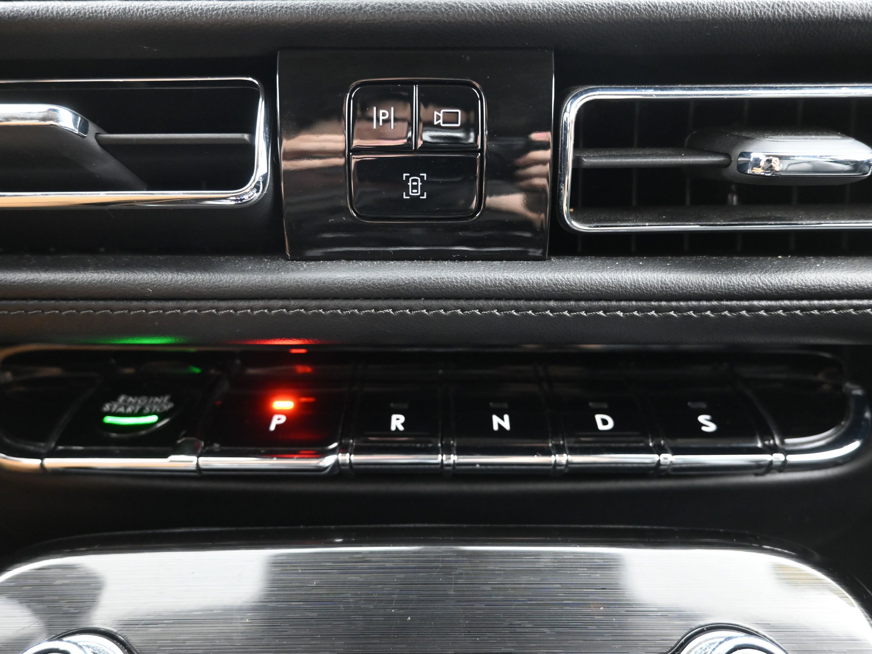 Used 2022 Lincoln Nautilus Reserve w/ Monochromatic Package AWD/4WD image 17