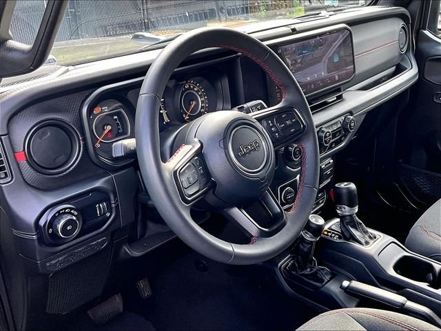 Used 2024 Jeep Wrangler Unlimited Rubicon AWD/4WD image 14