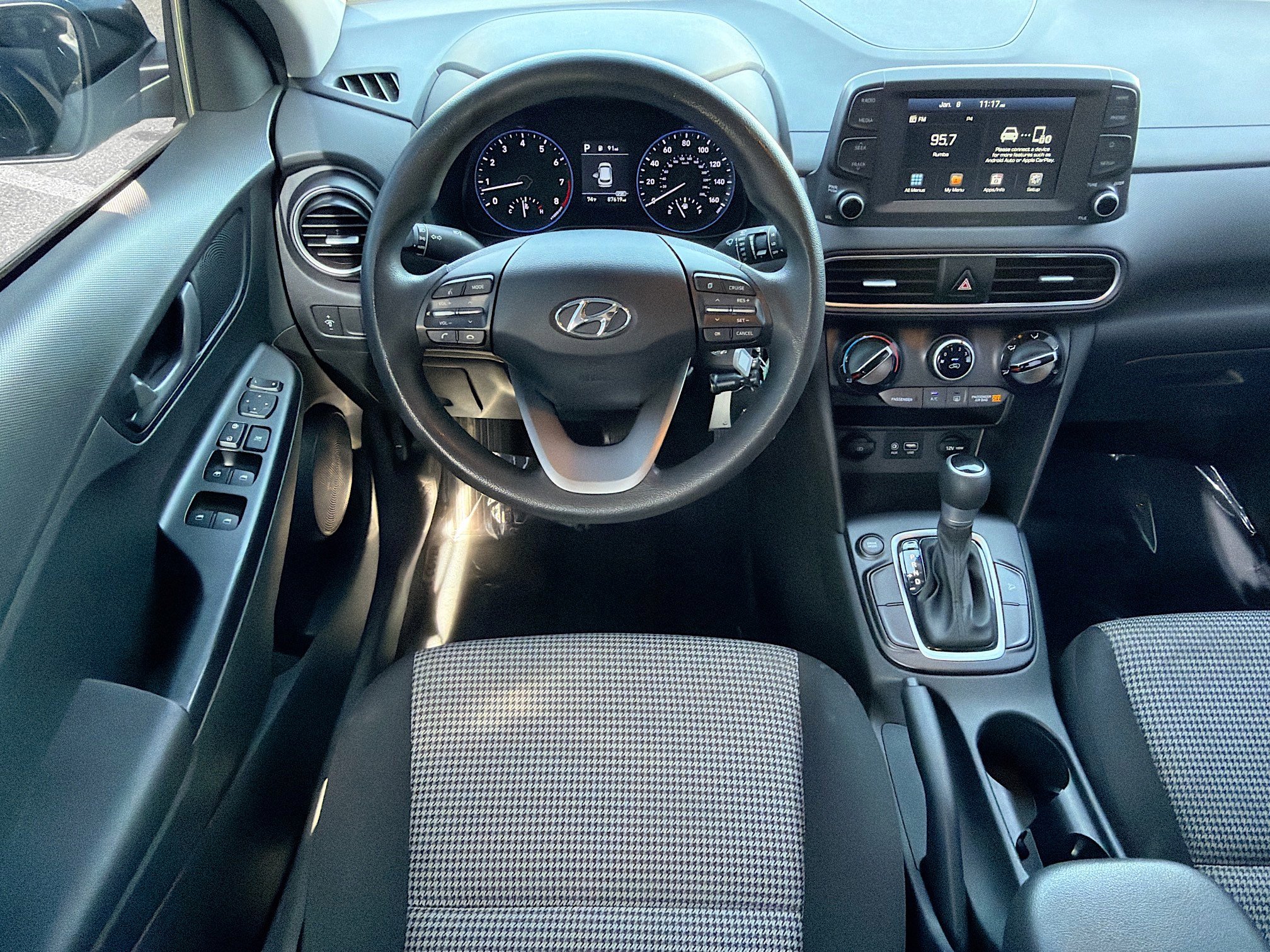 Used 2021 Hyundai Kona SE image 16