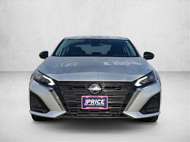 Used 2024 Nissan Altima 2.5 SV FWD image 2