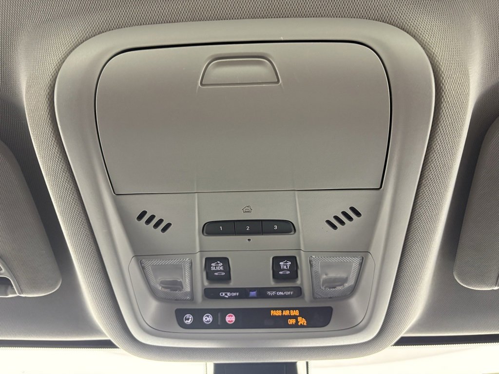 Used 2022 GMC Acadia AT4 w/ Technology Package image 36