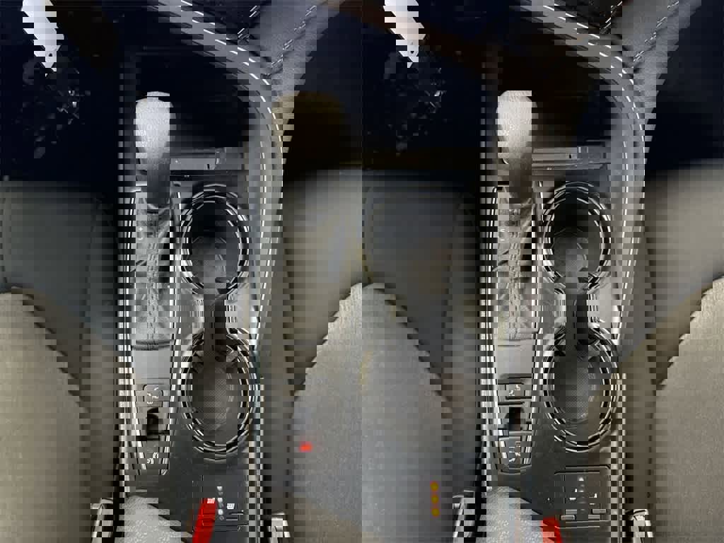 Used 2020 Toyota Camry LE image 31