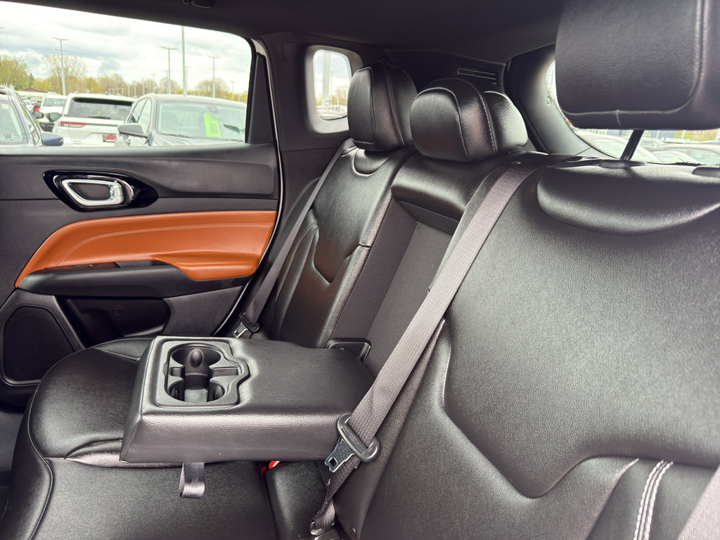 Used 2025 Jeep Compass Limited AWD/4WD image 34