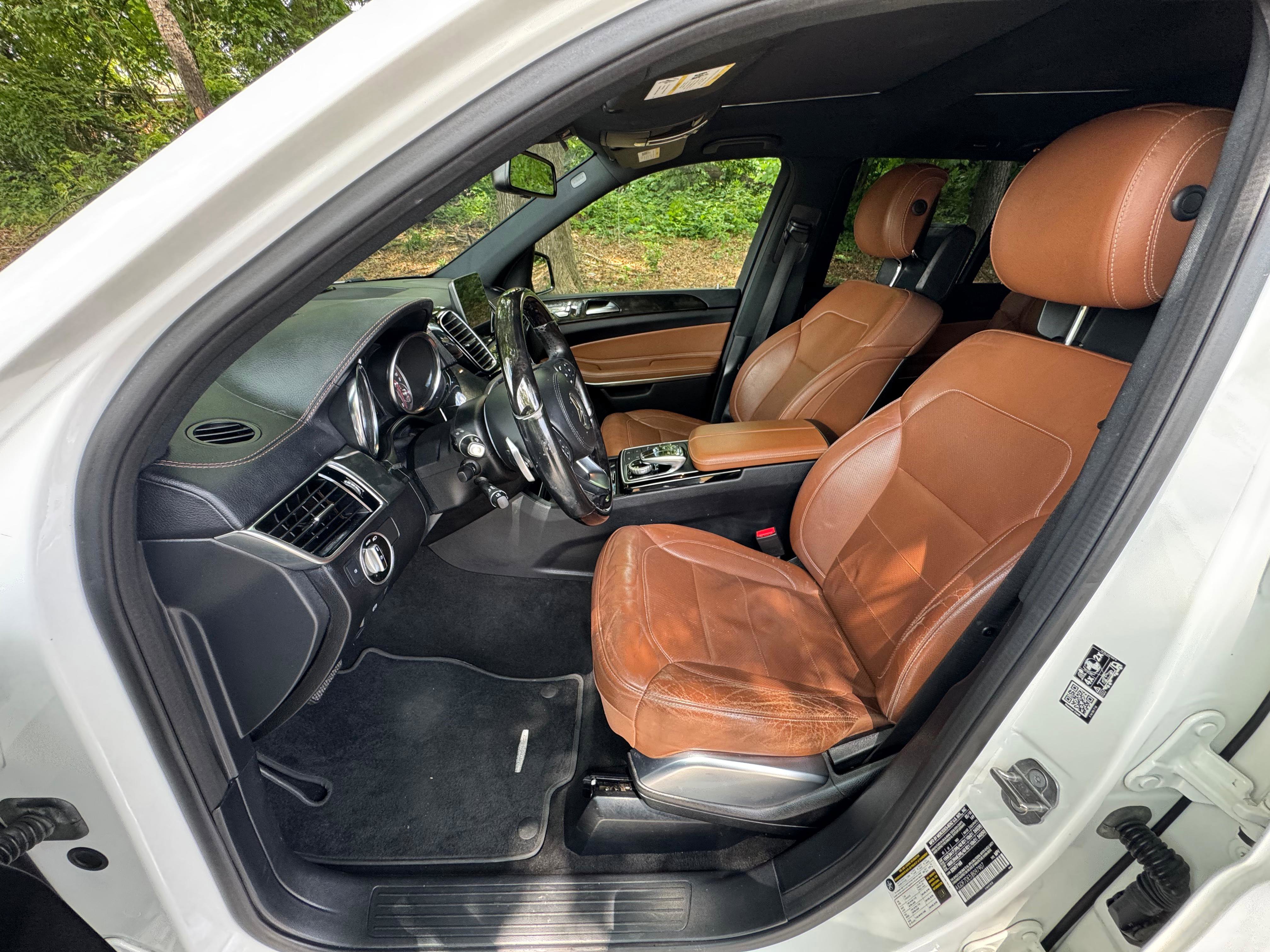 Used 2018 Mercedes-Benz GLS 550 4MATIC image 3