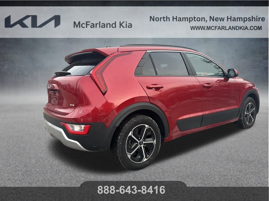Used 2024 Kia Niro LX image 7