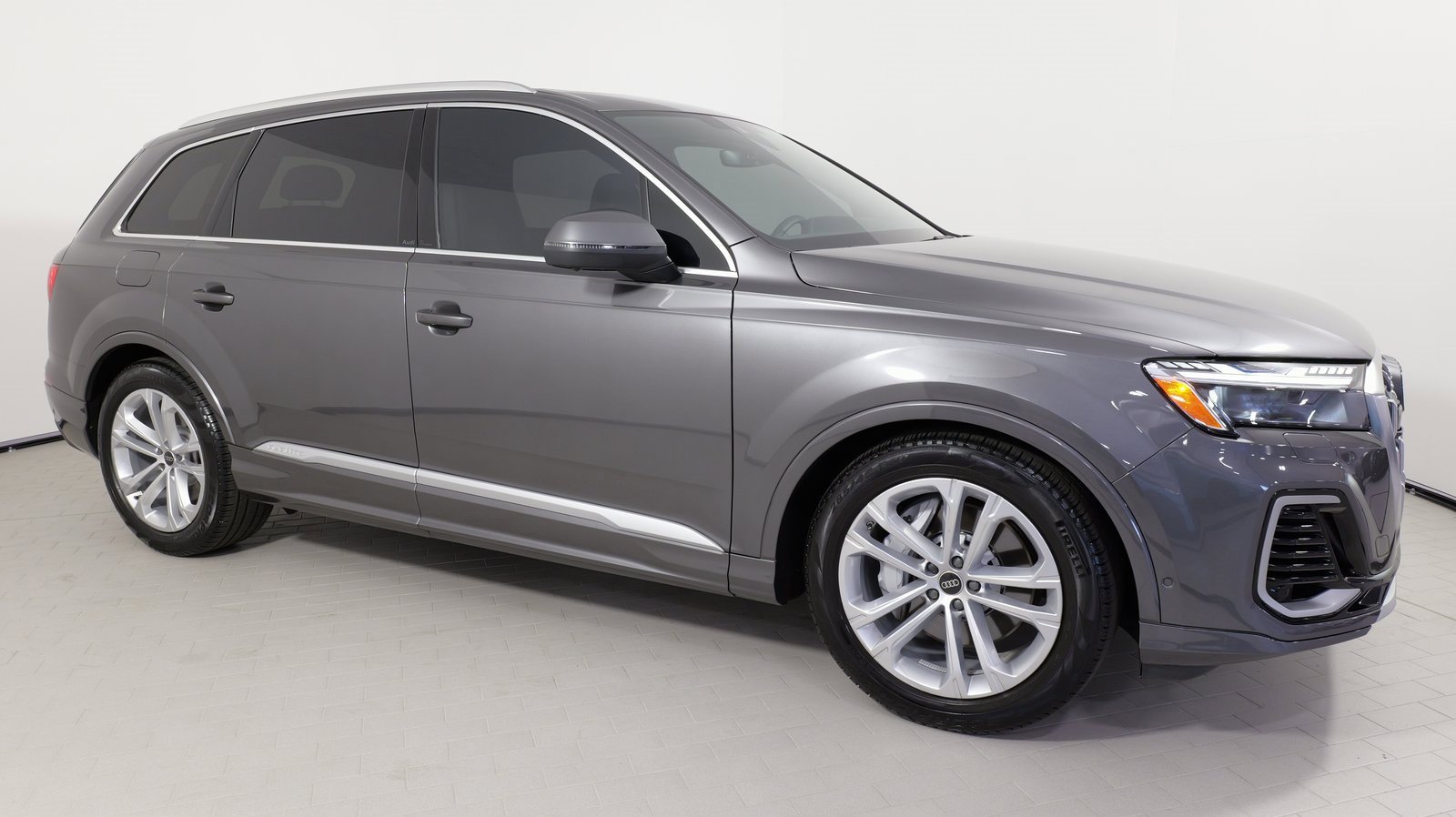 Used 2025 Audi Q7 3.0T Prestige w/ Prestige Package image 9
