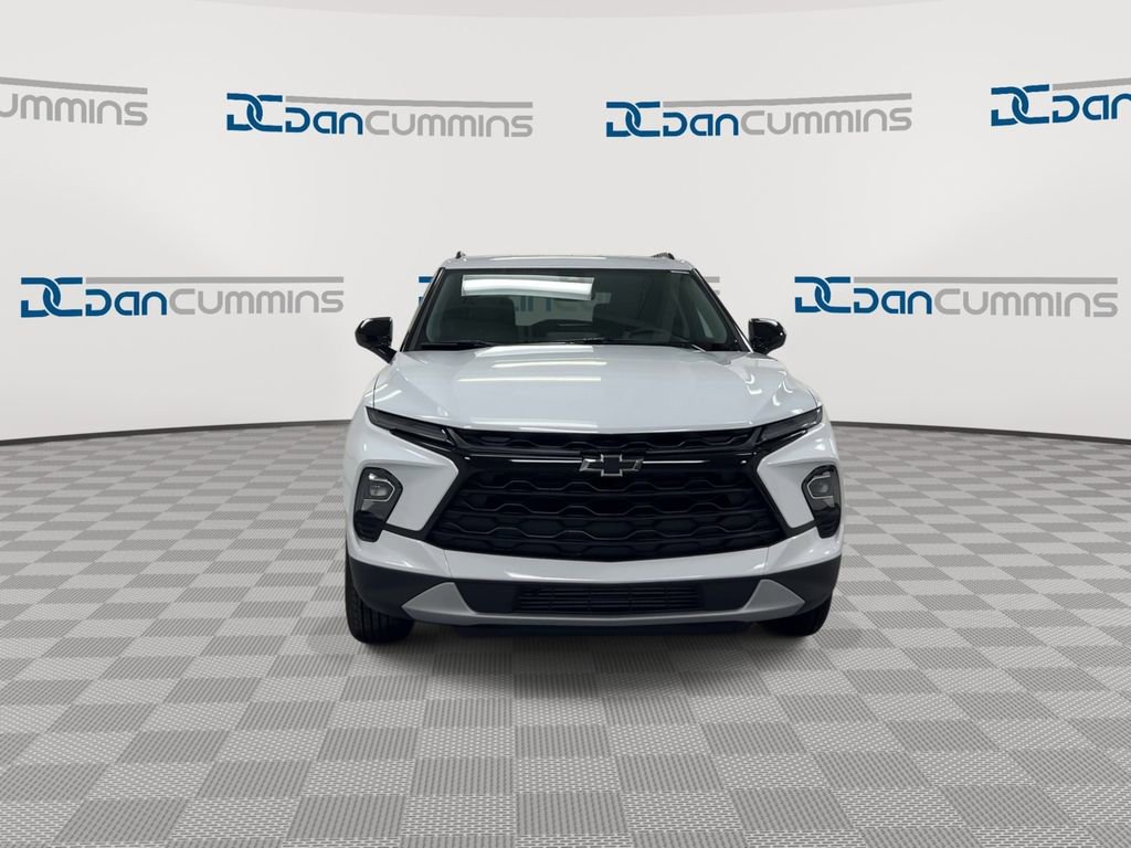 New 2026 Chevrolet Blazer LT w/ Midnight/Sport Edition FWD image 3