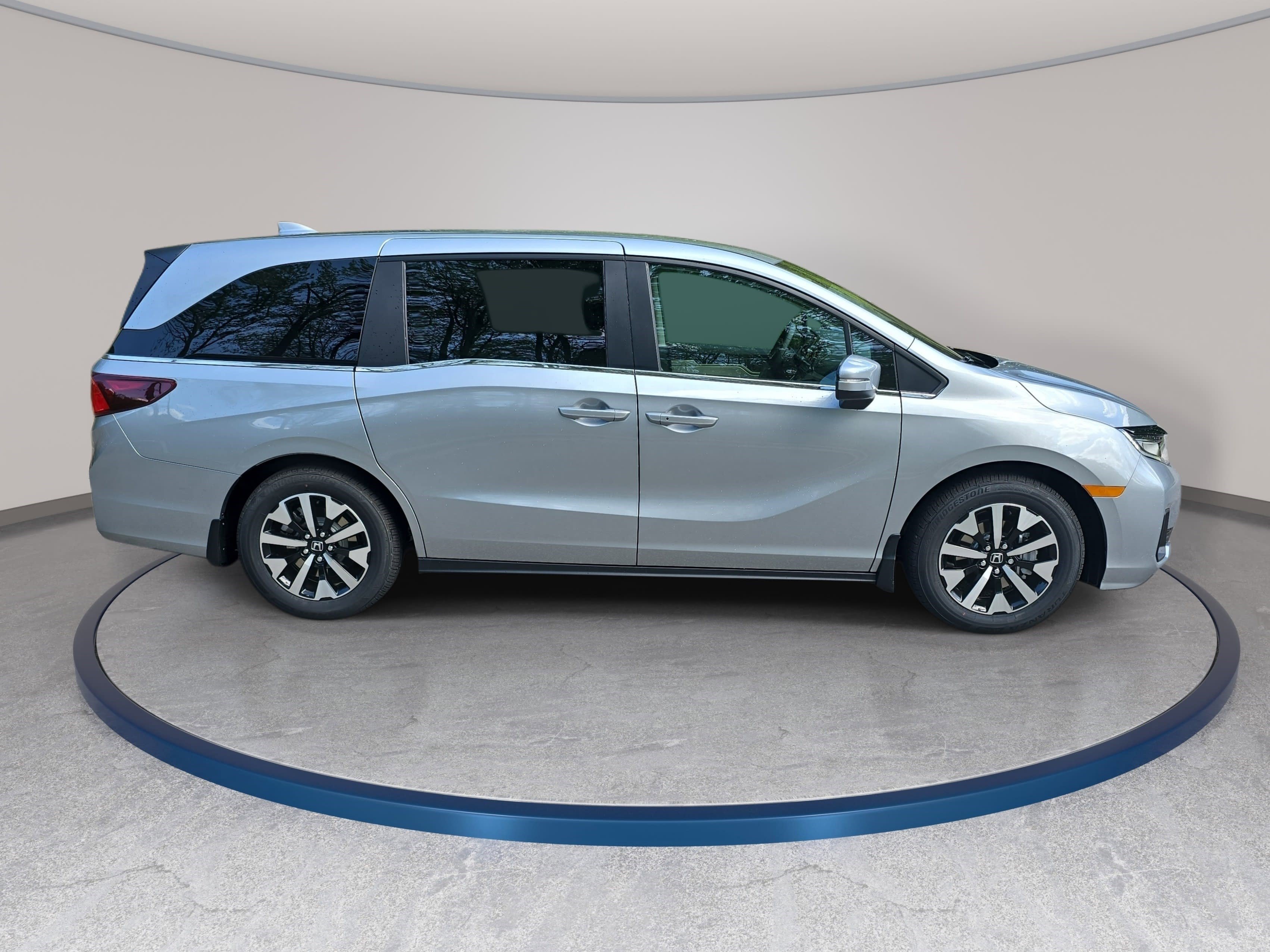 New 2026 Honda Odyssey EX-L image 4