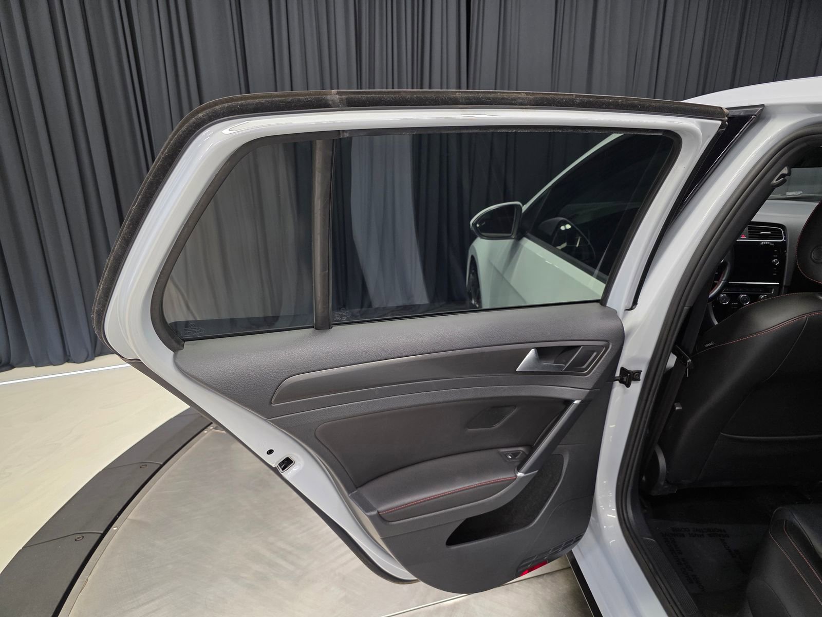 Used 2018 Volkswagen GTI SE w/ SE Leather Package FWD image 24