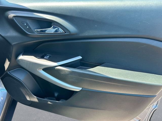 Used 2024 Chevrolet Trax RS w/ Sunroof Package image 21