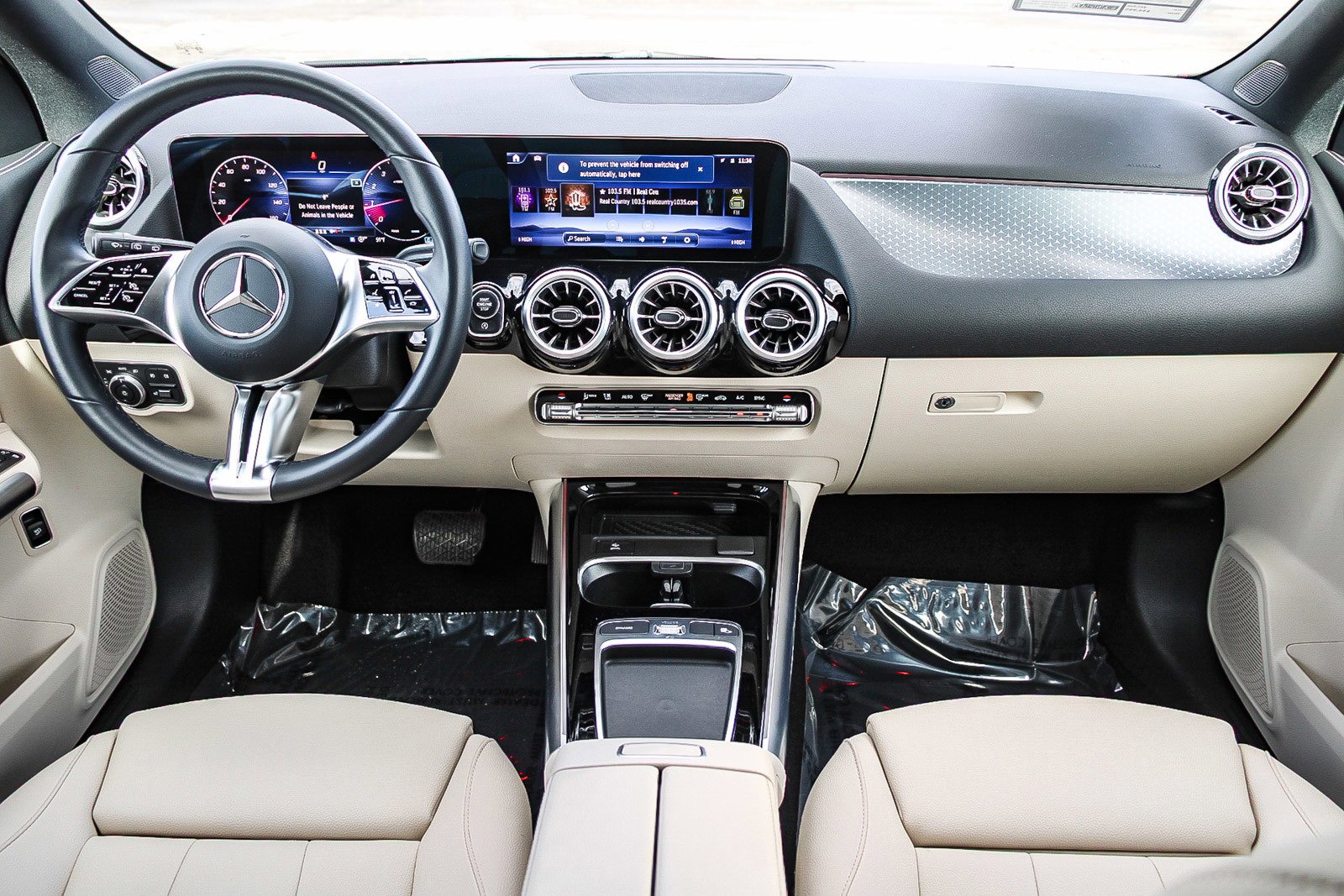 Used 2025 Mercedes-Benz GLA 250 image 11