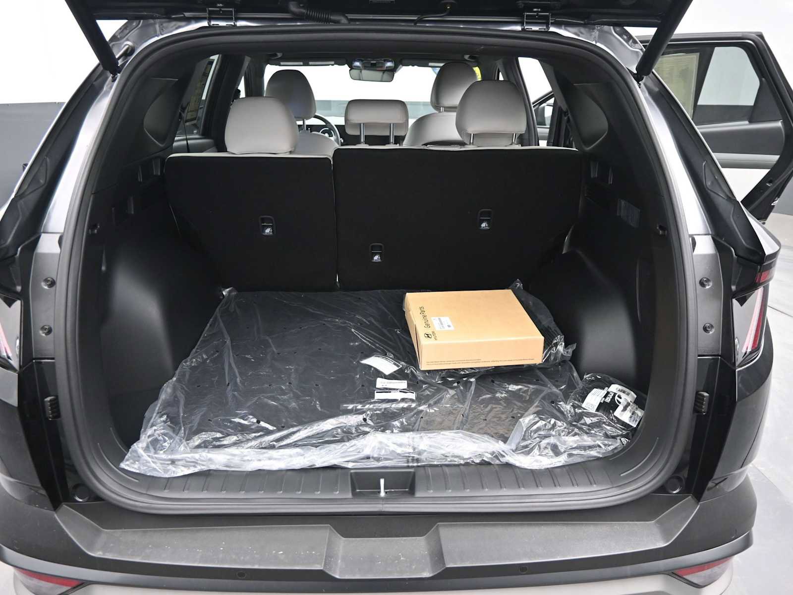 Certified 2025 Hyundai Tucson Limited image 13