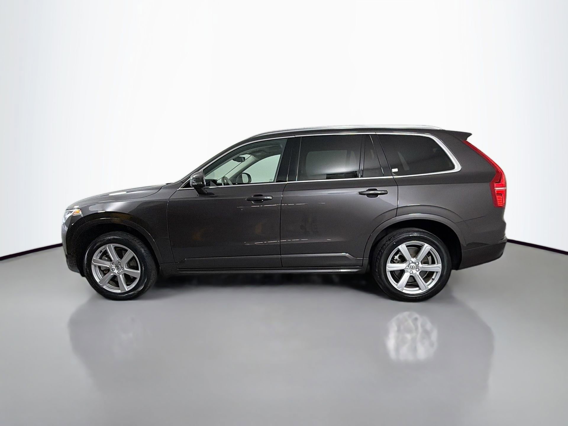 Certified 2023 Volvo XC90 B5 Core image 9