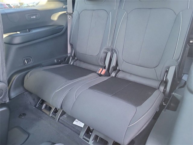 New 2025 Jeep Grand Cherokee L Laredo image 25