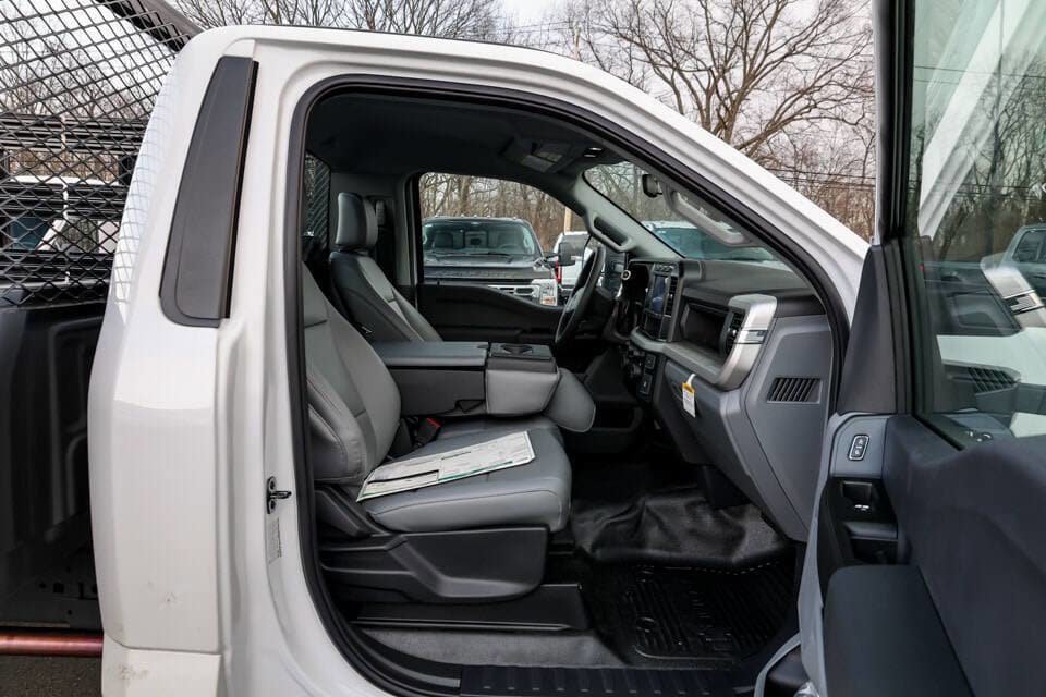 Used 2024 Ford F350 XL w/ XL Chrome Package RWD image 9