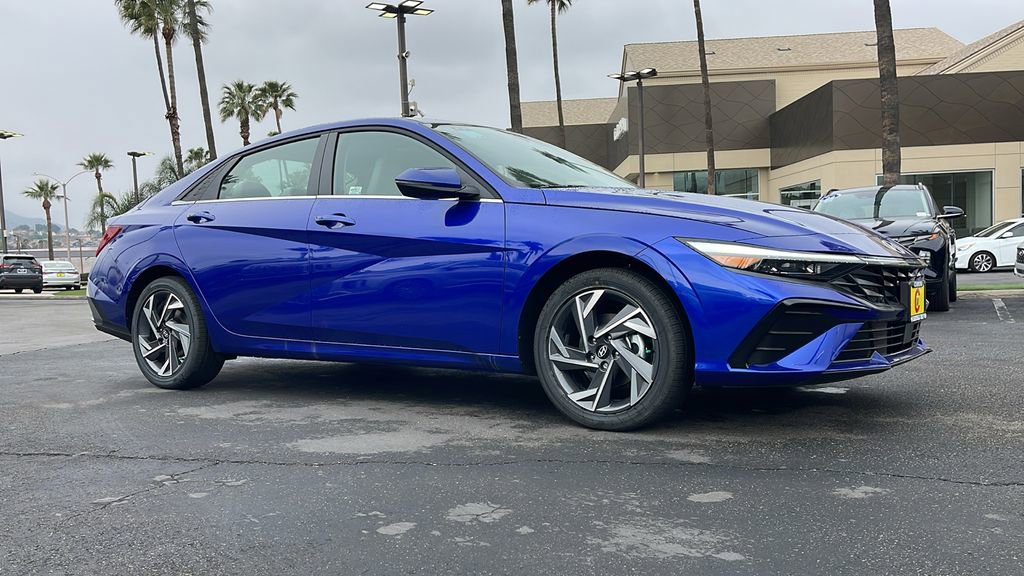 New 2025 Hyundai Elantra Limited