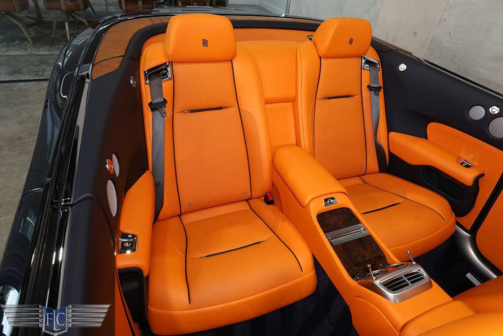 Used 2017 Rolls-Royce Dawn image 21