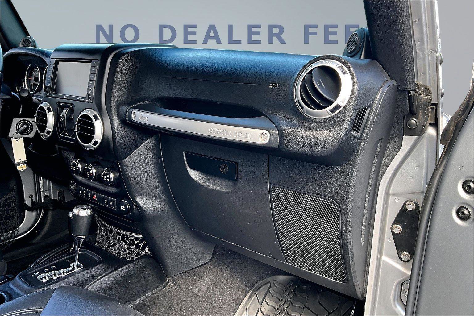 Used 2014 Jeep Wrangler Unlimited Rubicon w/ Dual Top Group AWD/4WD image 25