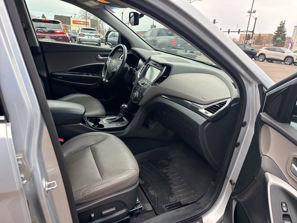 Used 2015 Hyundai Santa Fe Limited w/ Option Group 04 image 32