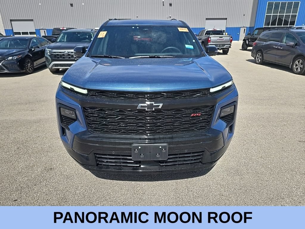 Used 2026 Chevrolet Traverse RS AWD/4WD image 2