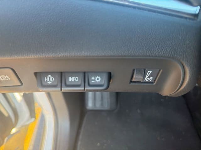 Used 2023 Buick Enclave Premium w/ Experience Buick Package FWD image 8