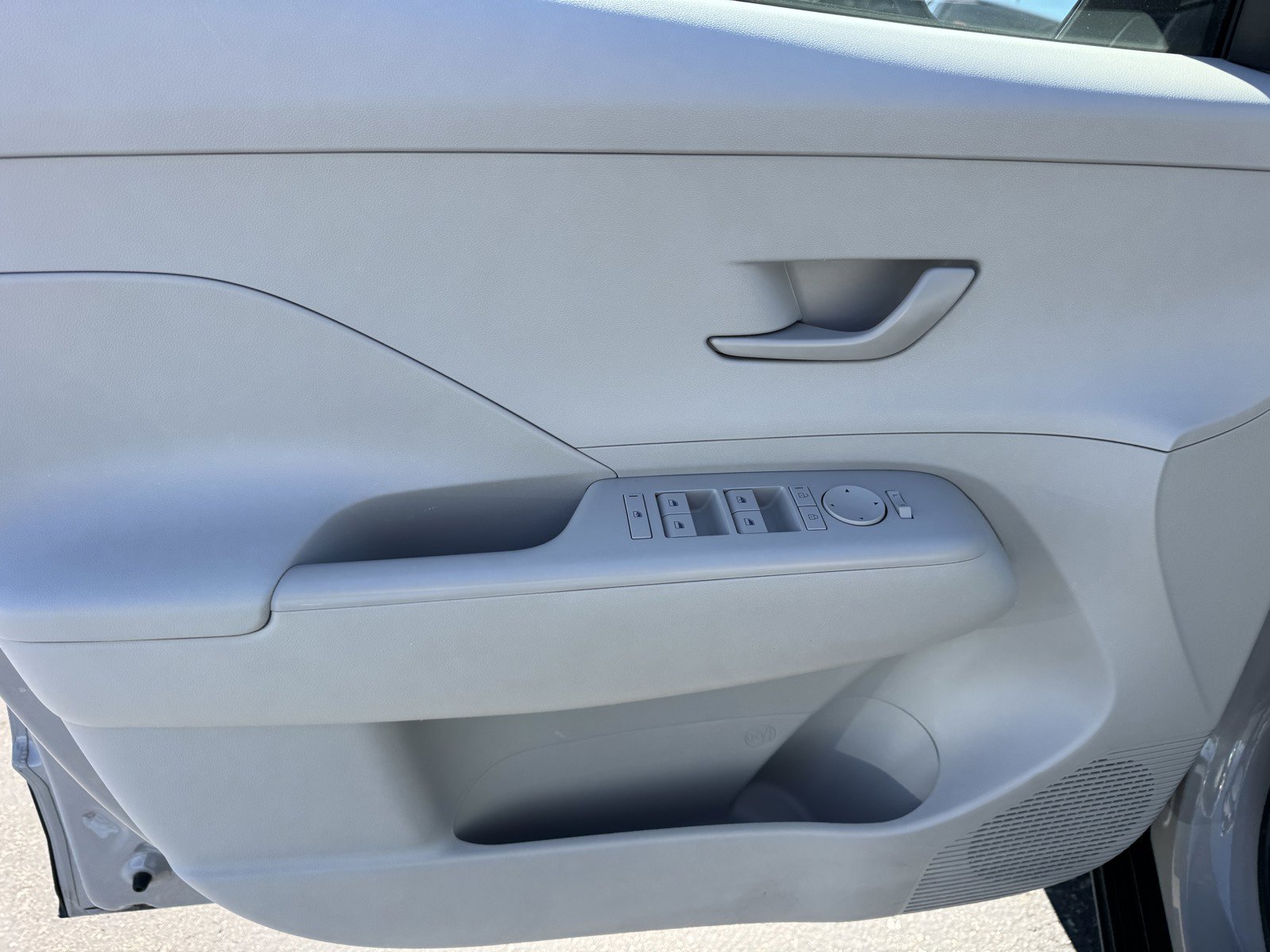 Used 2025 Hyundai Kona SEL AWD/4WD image 15