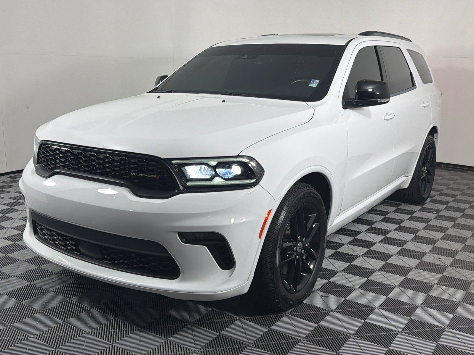 Used 2023 Dodge Durango GT RWD image 3