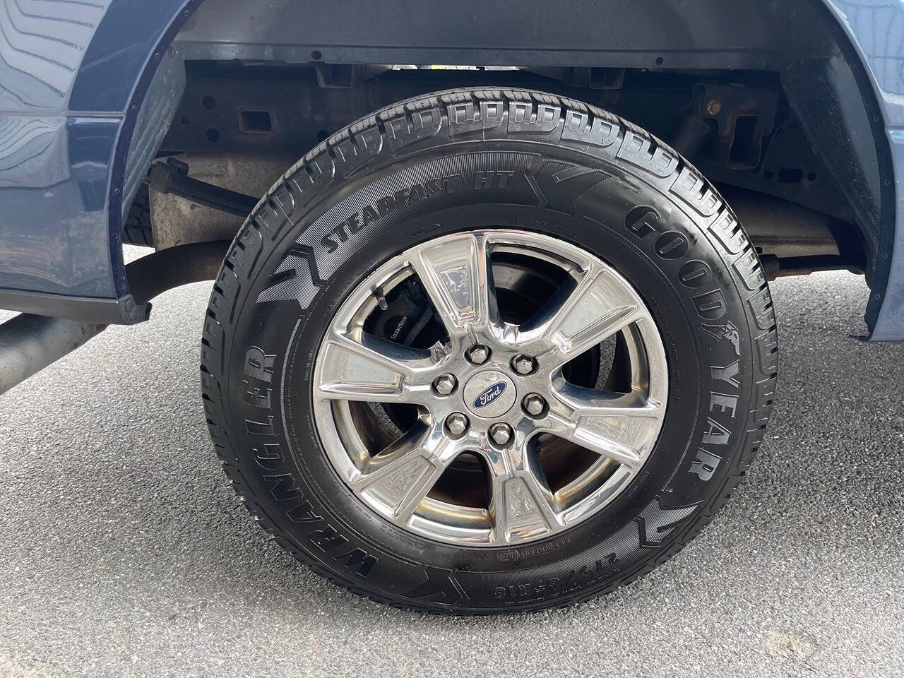 Used 2017 Ford F150 XLT w/ Equipment Group 302A Luxury AWD/4WD image 12