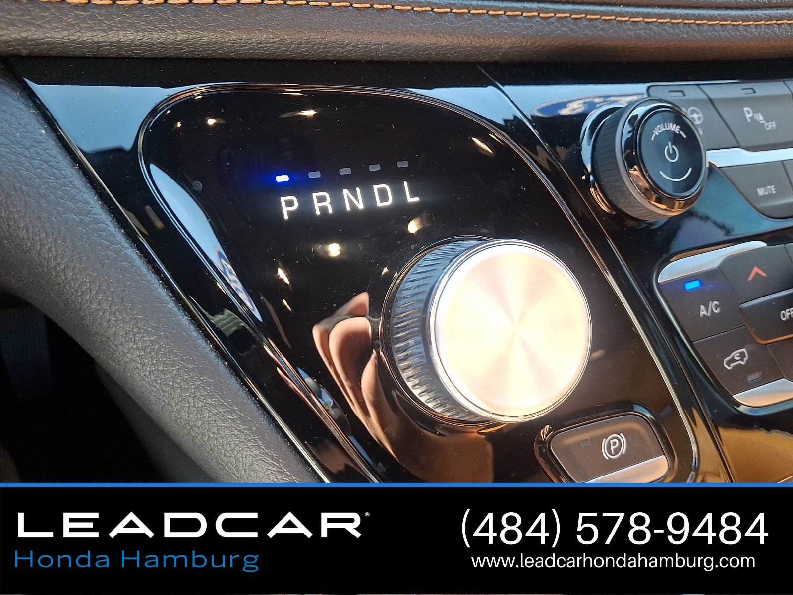 Used 2023 Chrysler Pacifica Pinnacle FWD image 15