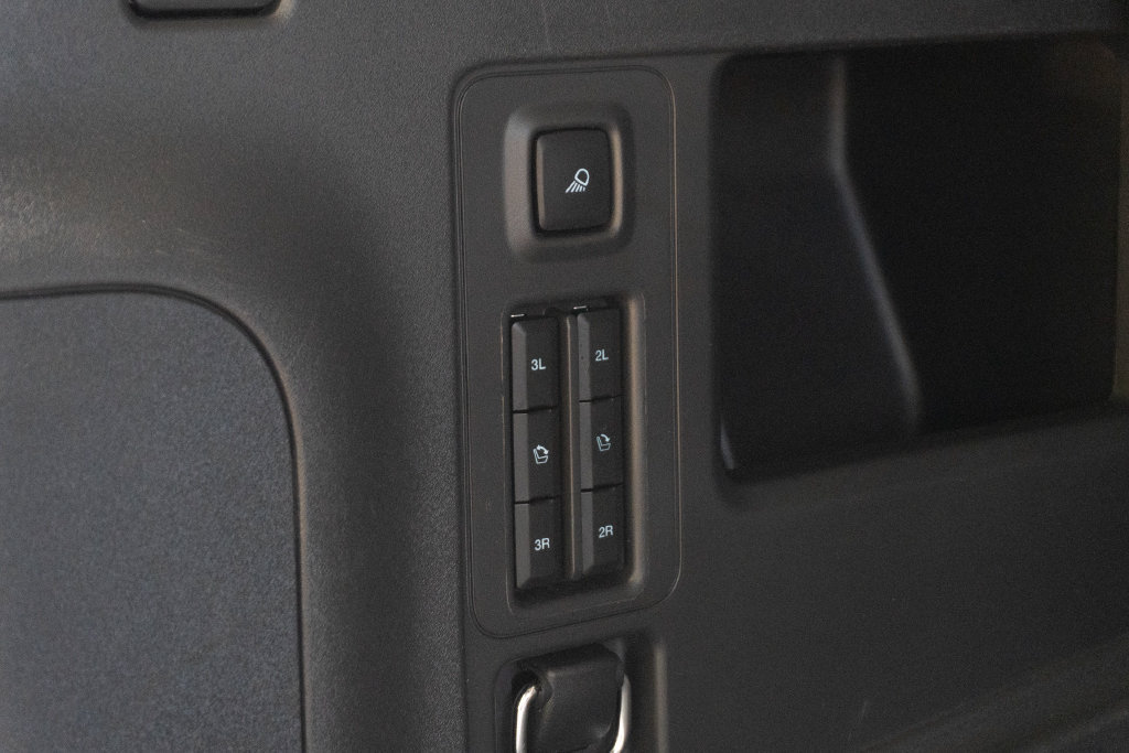 Used 2025 Ford Expedition Active RWD image 16