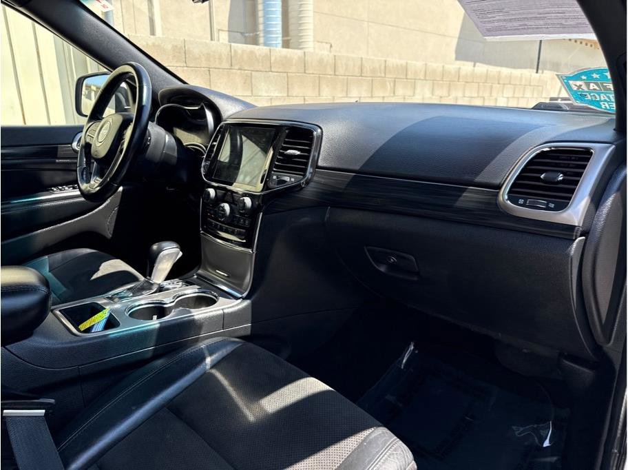 Used 2021 Jeep Grand Cherokee Laredo X image 12