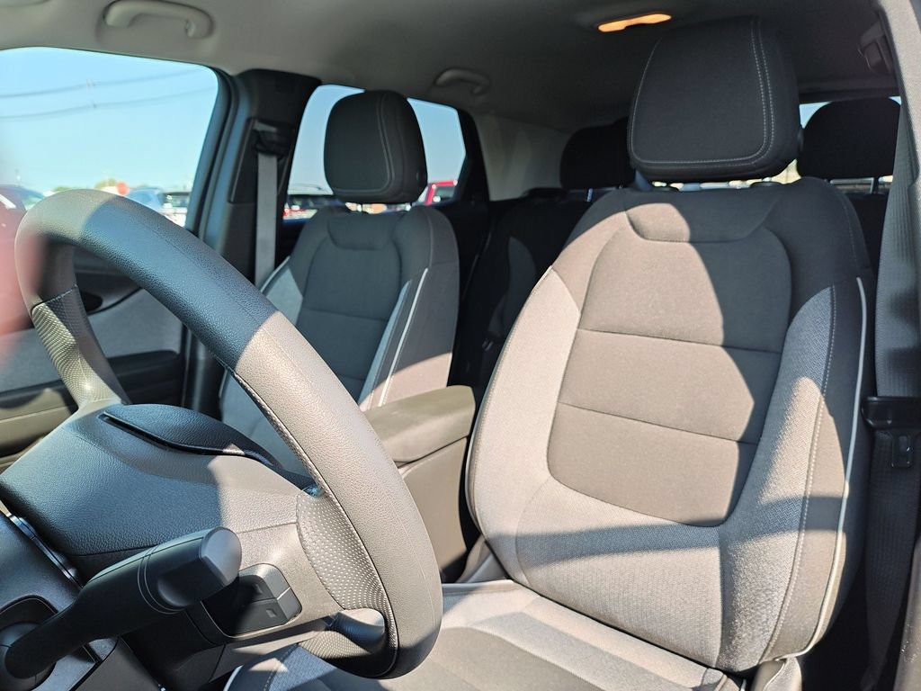 Used 2023 Chevrolet TrailBlazer LT w/ Convenience Package FWD image 11