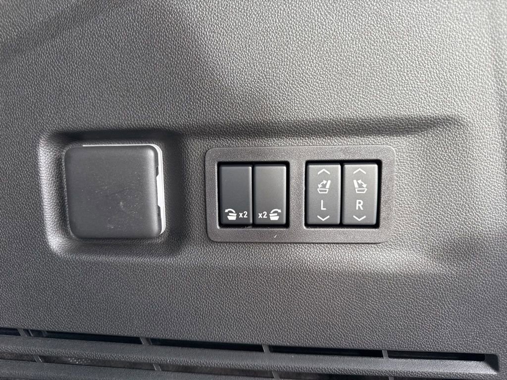 New 2026 GMC Yukon XL Denali image 33