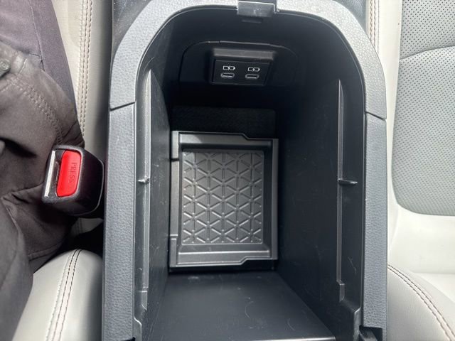 Used 2024 Toyota RAV4 Limited image 27