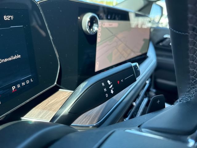 New 2026 Chevrolet Suburban Premier w/ Sun And Tow Package AWD/4WD image 27