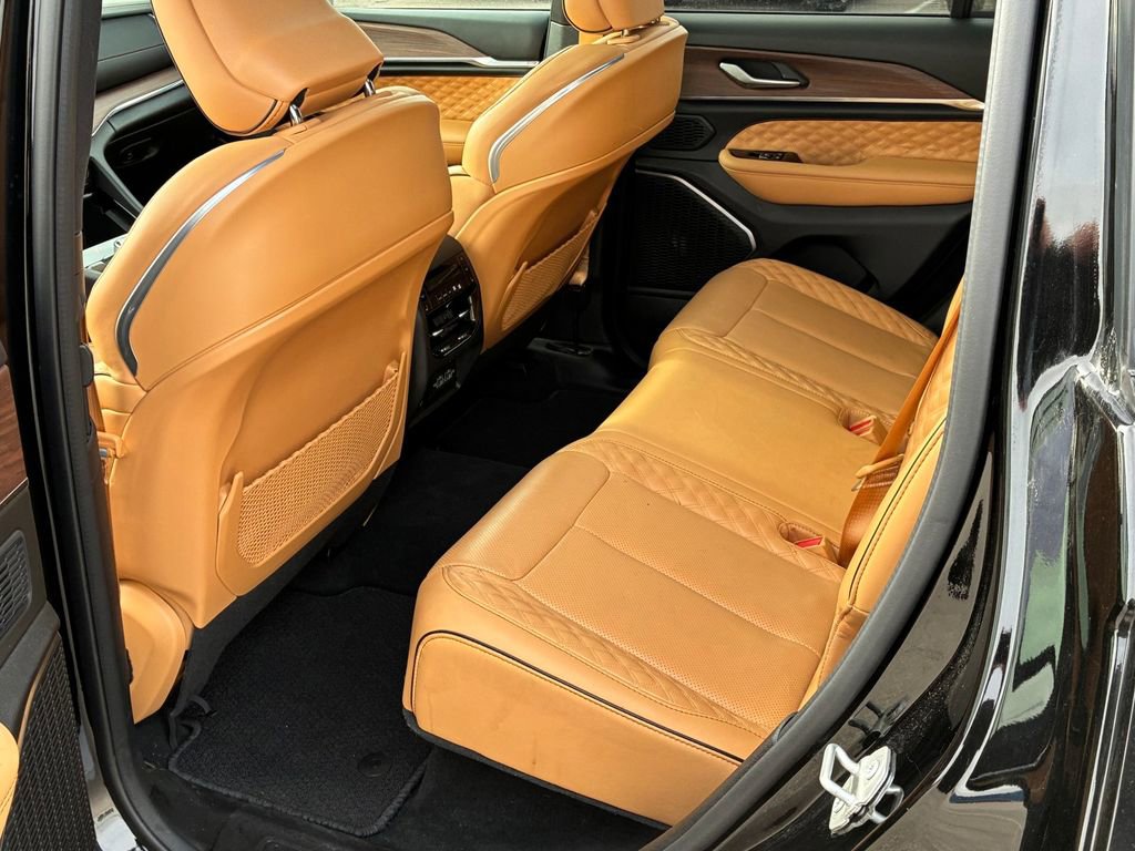 Used 2024 Jeep Grand Cherokee Summit w/ High Altitude Package image 14