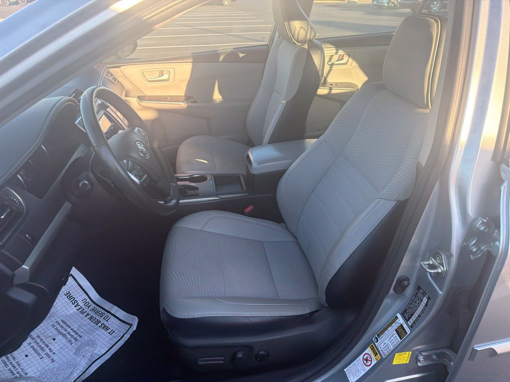 Used 2017 Toyota Camry SE FWD image 10
