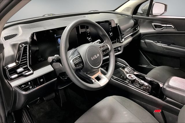 Used 2023 Kia Sportage LX AWD/4WD image 16