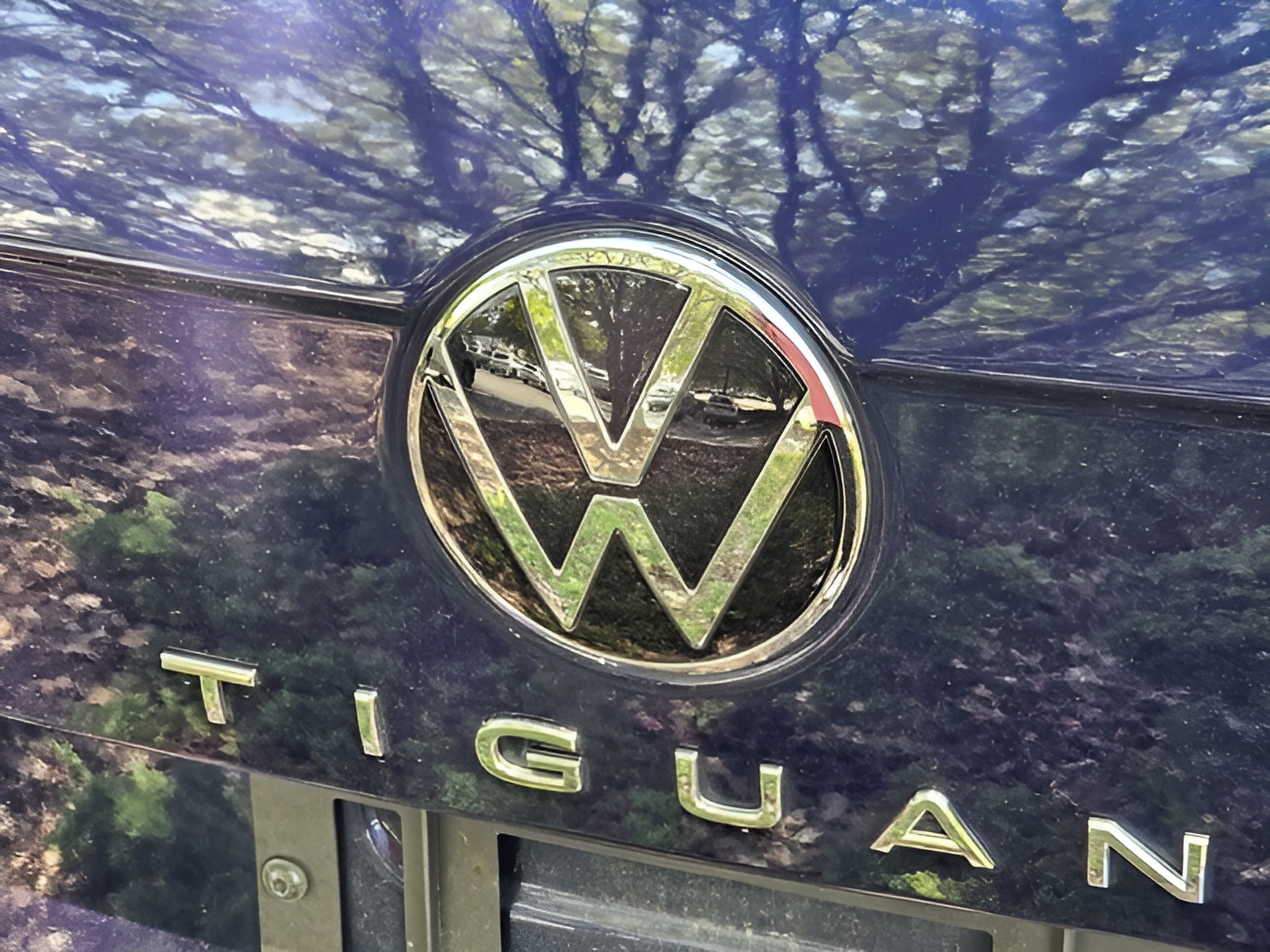 Used 2024 Volkswagen Tiguan SEL R-Line AWD/4WD image 8