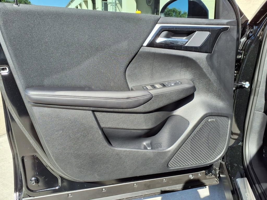 Used 2026 Mitsubishi Outlander ES FWD image 16