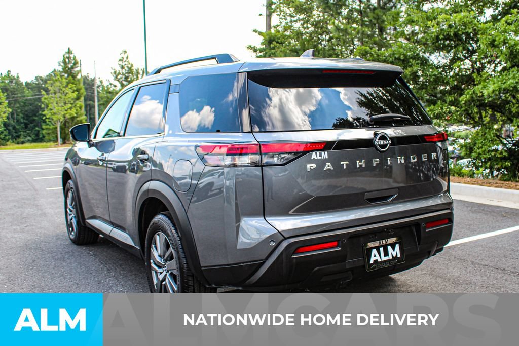 Used 2025 Nissan Pathfinder SV FWD image 5