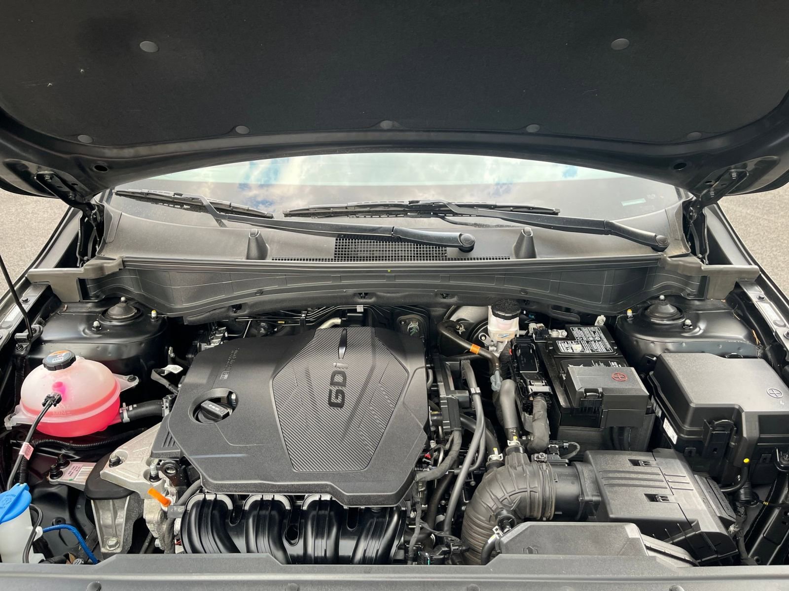 Used 2025 Kia Sportage LX FWD image 32