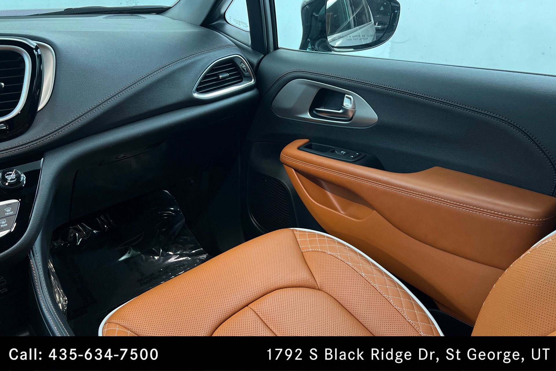 Used 2026 Chrysler Pacifica Pinnacle FWD image 10